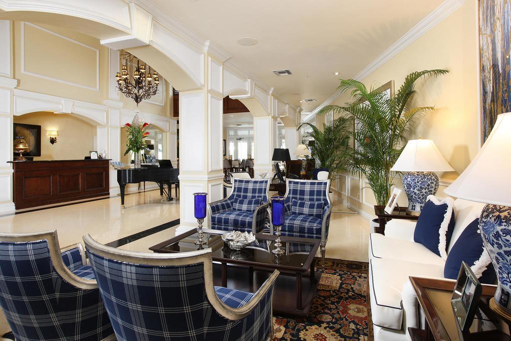 Inn At Pelican Bay Pine Ridge Екстериор снимка